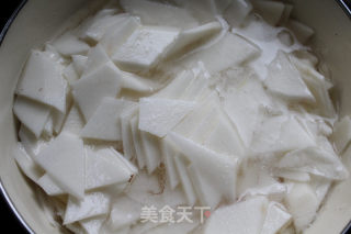 Stir-fried Chinese Mountain Pills with Hot Pepper recipe