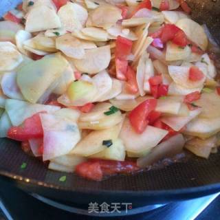 Potato Chips in Tomato Sauce recipe