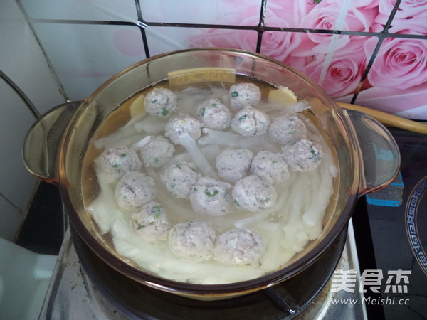 White Radish Fish Ball Soup recipe