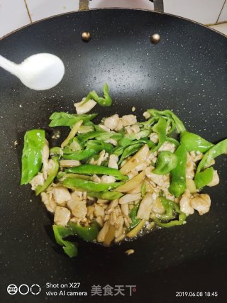 Stir-fried Chicken Breast with Green Peppers recipe