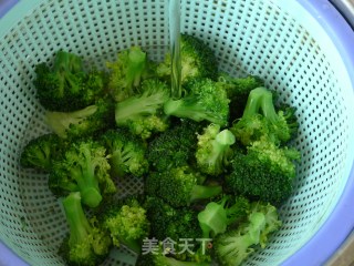 [broccoli in Oyster Sauce] Love to Tune Happiness recipe