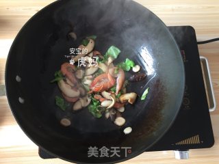Seafood Stir-fried Noodles recipe