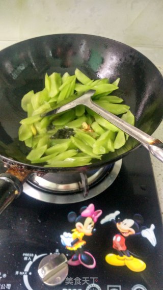 Lettuce and Rice Field Eel recipe