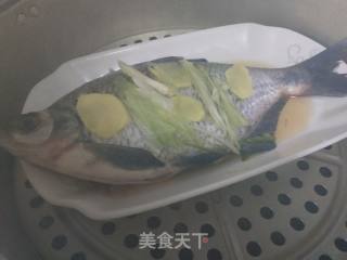 Reunion Vegetables-steamed Wuchang Fish recipe