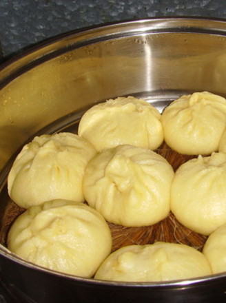 Sweet and Delicious Cornmeal Steamed Buns and Buns recipe