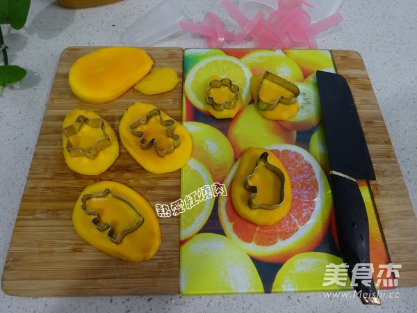 Juice Mango Popsicles recipe