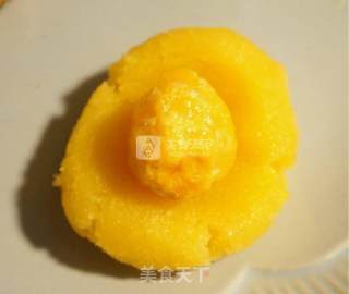 Cantonese Style Coconut and Egg Yolk Mooncake recipe