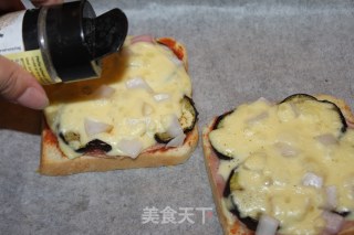 White Toast Turned into [toast Small Pizza] recipe