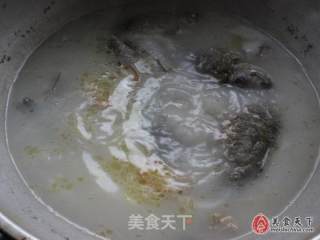 Milky White Thick Crucian Carp Soup recipe