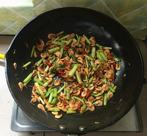 Stir-fried Shrimp with Celery recipe