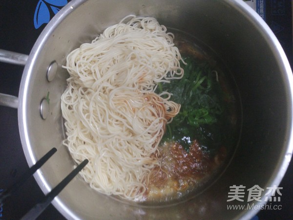 Celery Leaf Noodles recipe