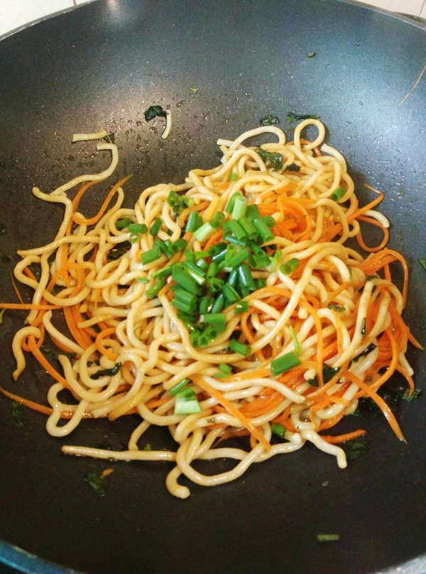 Fried Noodles with Carrots recipe