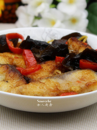 Fried Fish with Red Pepper Fungus recipe