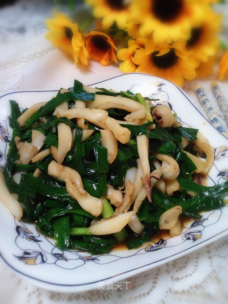 Stir-fried Chives with Shredded Cuttlefish recipe