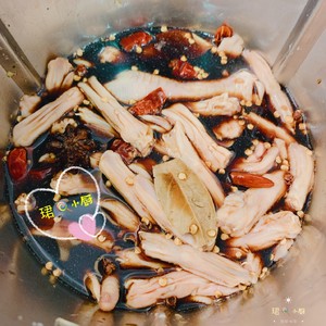 Xiaomei·spicy Braised Braised Duck Tongue and Chicken Feet Zhou Black Duck Version Can Marinate Everything recipe