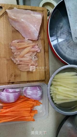 Potato Rolls, Chicken Rolls, Fried Three Shreds of Chicken Shreds, Radish Shreds and Potato Shreds recipe