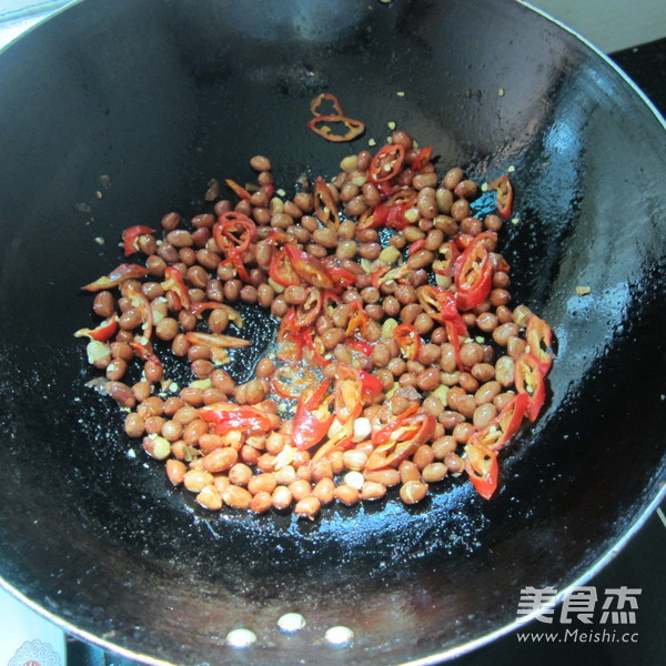 Spicy Fried Peanuts recipe