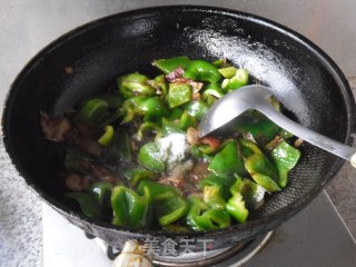 Stir-fried Green Peppers with Bacon recipe