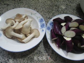 Fried Eggplant with Xiuzhen Mushroom recipe