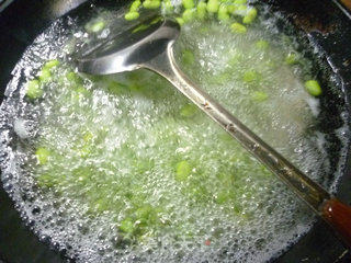 Fried Crab with Edamame recipe