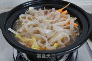 Cabbage and Pork Stewed Wide Noodles recipe