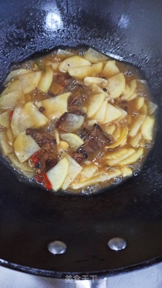 Braised Pork and Potato Chips recipe