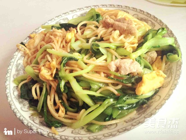 Fried Noodles with Eggs, Pork and Vegetables recipe