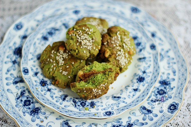 Pandan Leaf Peanut Shortbread Cookies recipe