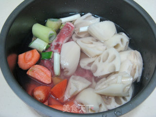 Qiangpai Lotus Root Carrot Health Soup recipe
