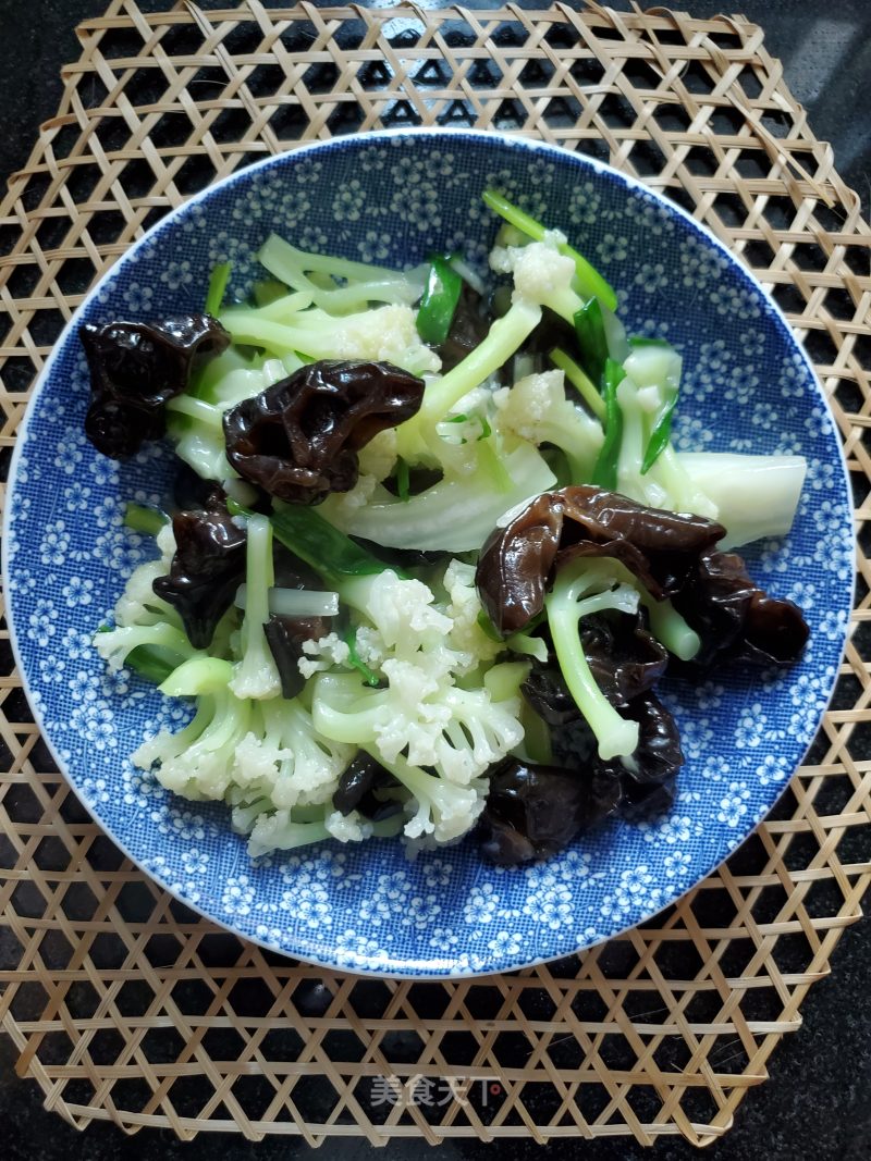 Cauliflower Stir-fried Black Fungus