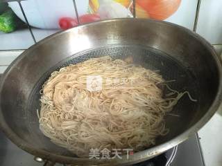 Fried Noodles with Shrimp and Eel recipe
