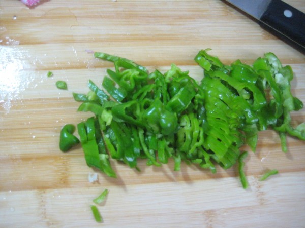Green Pepper Mixed with Onion Shreds recipe