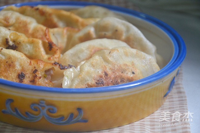 Pan-fried Cabbage and Pork Dumplings recipe