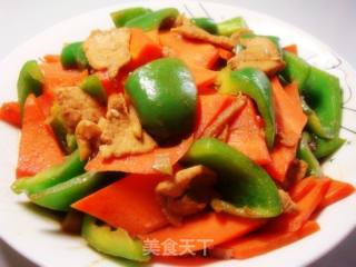 Stir-fried Pork with Green Peppers and Carrots recipe