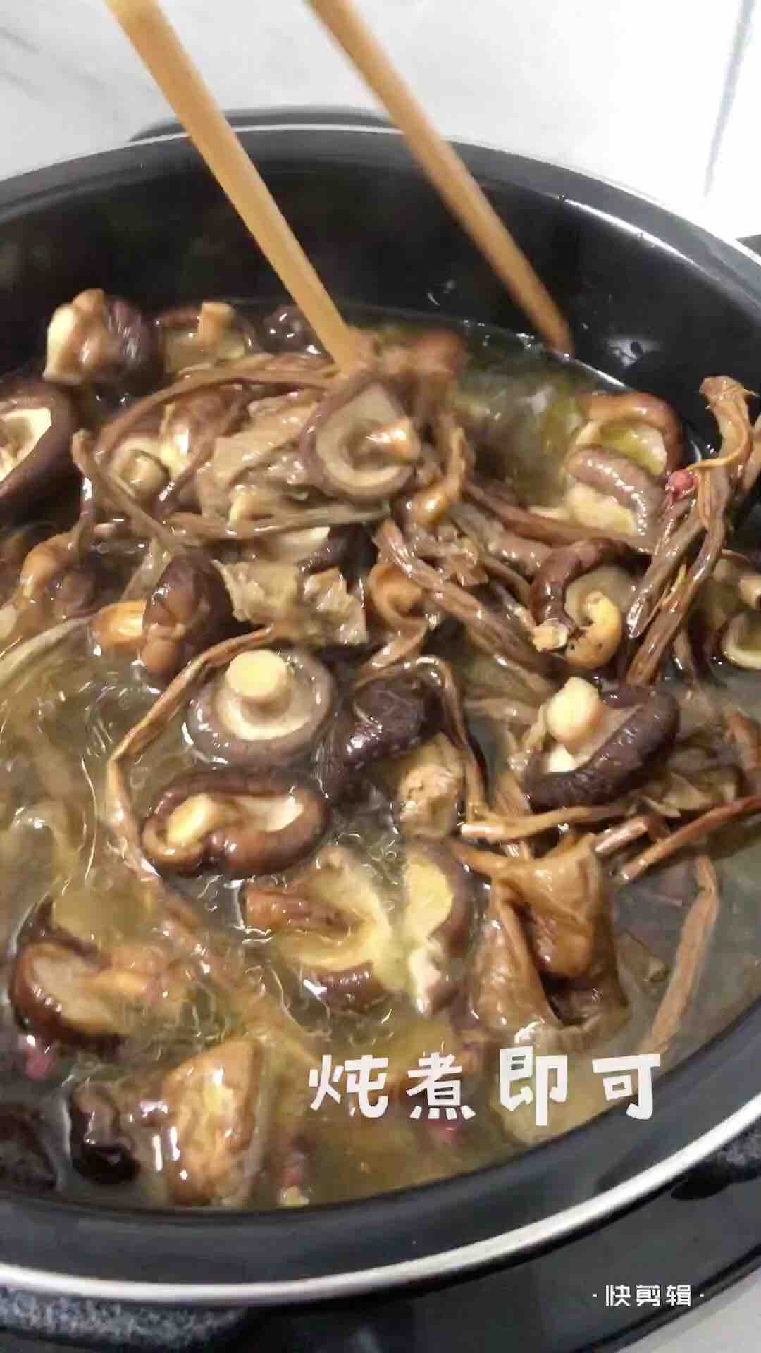 Stewed Chicken with Tea Tree Mushroom recipe