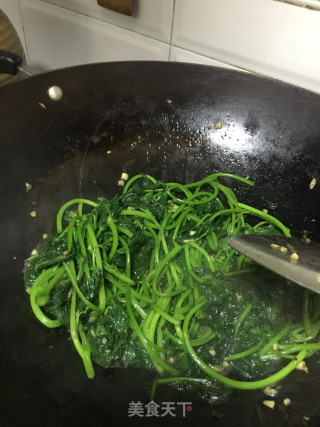 Stir-fried Sweet Potato Leaves with Garlic Bean Drum recipe