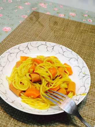 Pasta with Small Sausage Curry