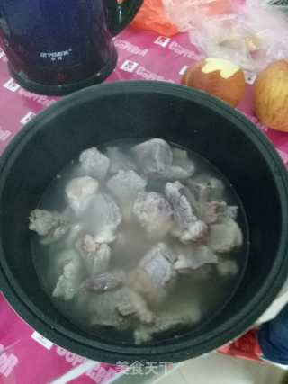 Pork Knuckle and Apple Soup recipe