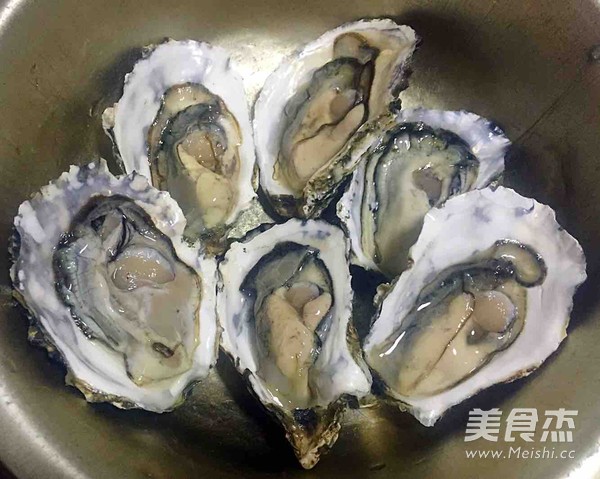 Grilled Oysters with Oyster Sauce and Garlic recipe