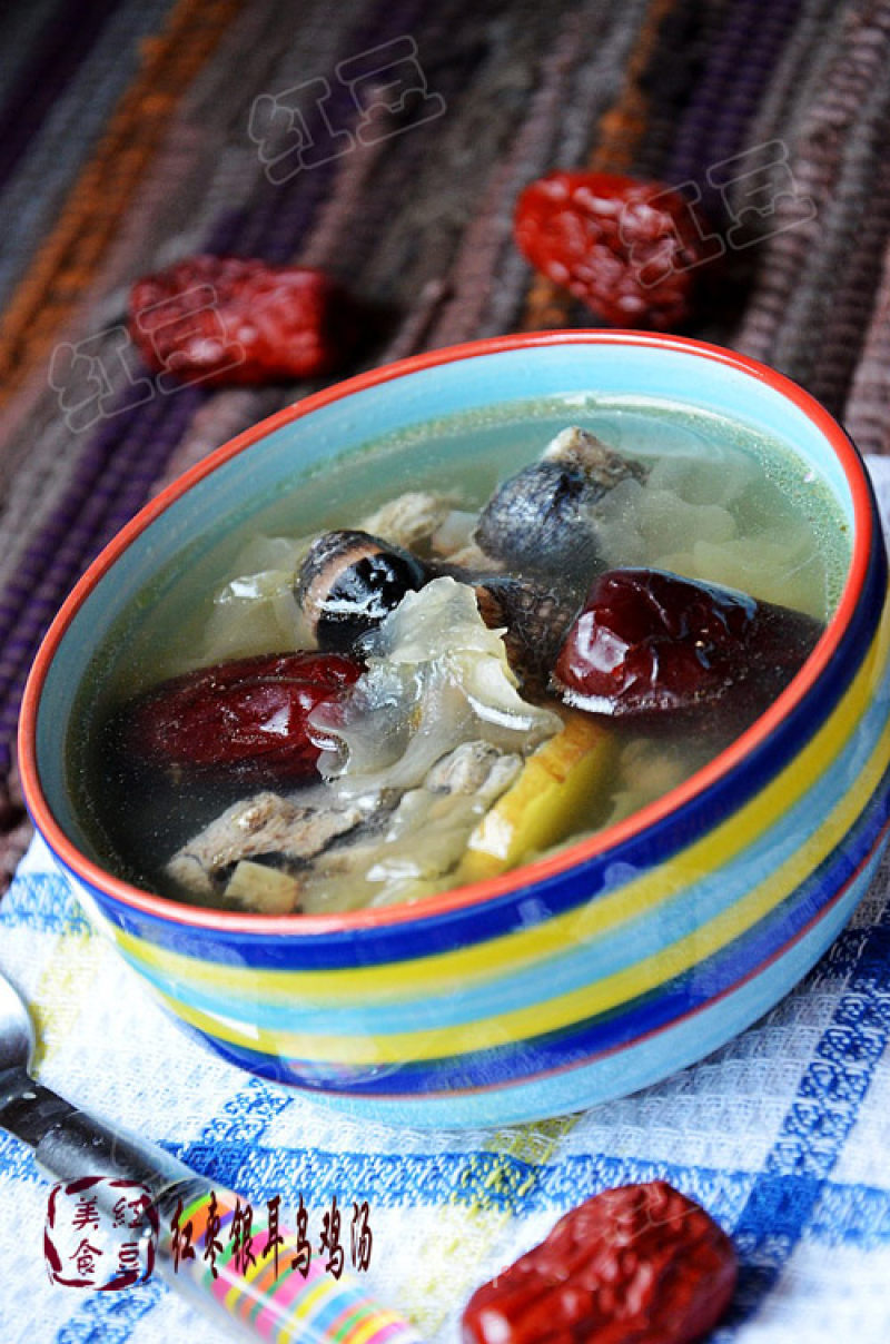 Red Dates and White Fungus Black-bone Chicken Soup recipe