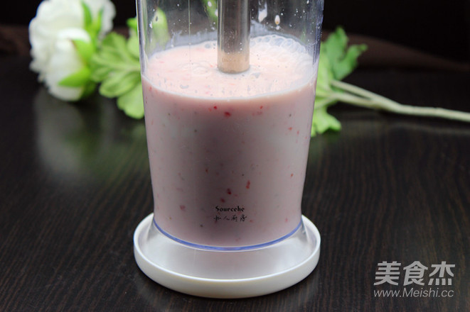 Strawberry Milkshake recipe