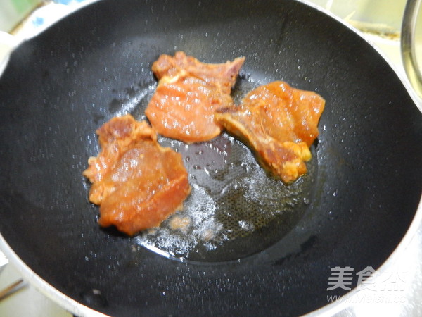 Barbecue Sauce Pan-fried Pork Ribs recipe