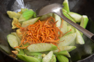 Stir-fried Loofah with Cordyceps Flower recipe