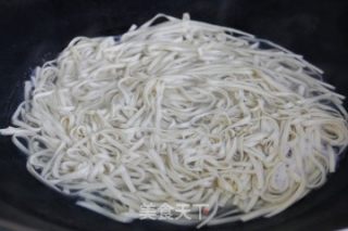 Hot Noodles with Sesame Paste recipe
