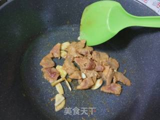 Fried Hakka Tofu with Celery and Pork Slices recipe