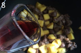 Stir-fried Beef with Mango recipe