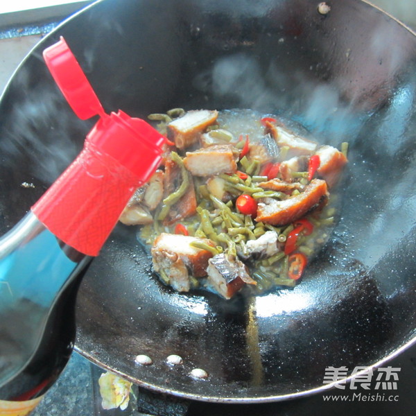 Stir-fried Cured Fish with Capers recipe