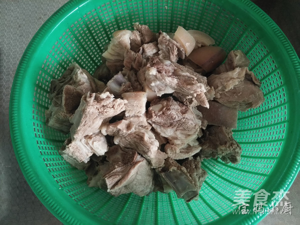 Stewed Pork Belly with Home-cooked Bones, The Most Enjoyable One Pot recipe