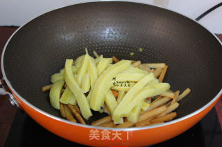 The Southern Taste of The New Year, Fried Rice Cake with Winter Bamboo Shoots recipe