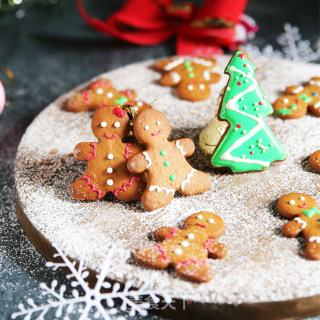 Christmas Greetings Packed into Cookies-gingerbread Man recipe